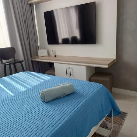 Apartamento na quadra da praia-2